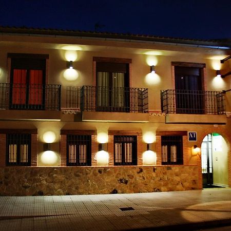 Apartamentos Turisticos Mirayuste 구아달루페 외부 사진
