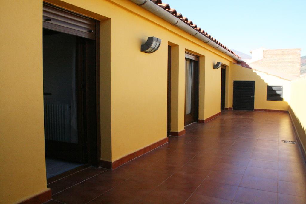 Apartamentos Turisticos Mirayuste 구아달루페 외부 사진