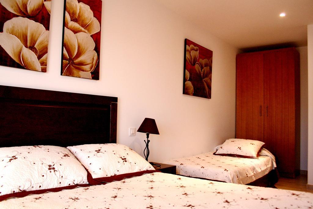 Apartamentos Turisticos Mirayuste 구아달루페 외부 사진