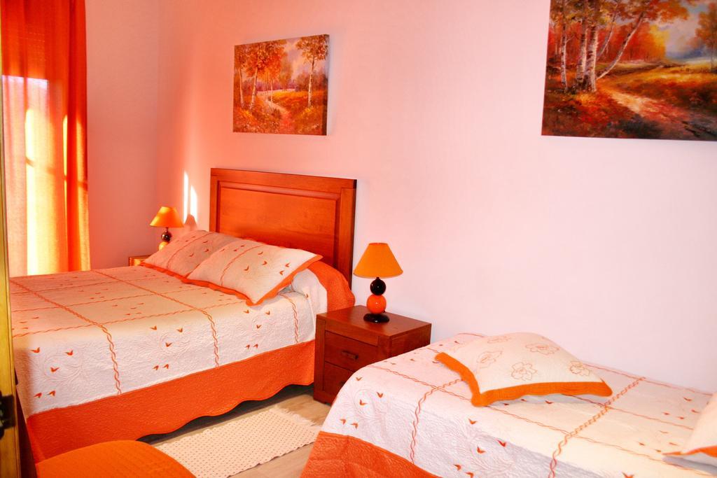 Apartamentos Turisticos Mirayuste 구아달루페 외부 사진
