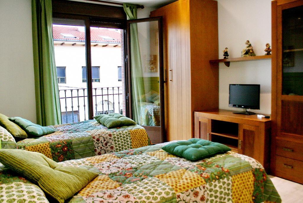 Apartamentos Turisticos Mirayuste 구아달루페 객실 사진