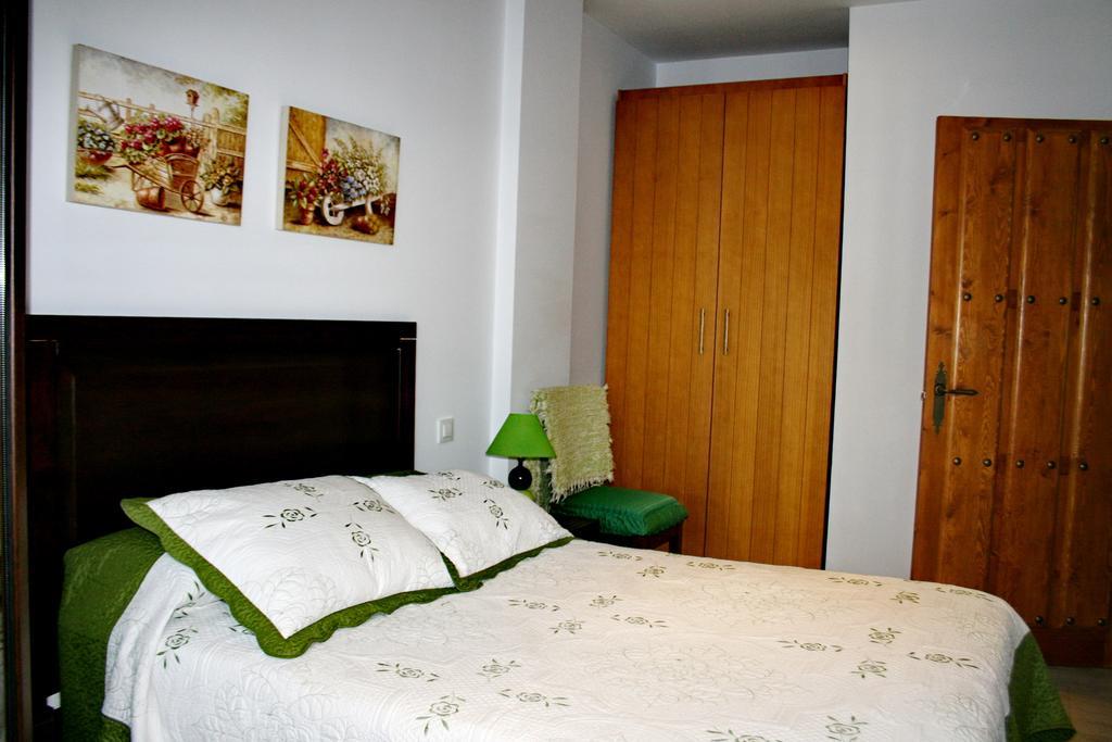 Apartamentos Turisticos Mirayuste 구아달루페 외부 사진