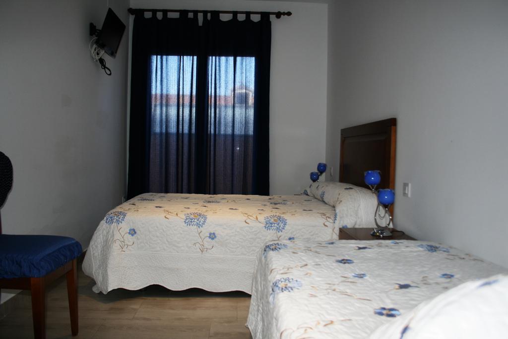 Apartamentos Turisticos Mirayuste 구아달루페 객실 사진
