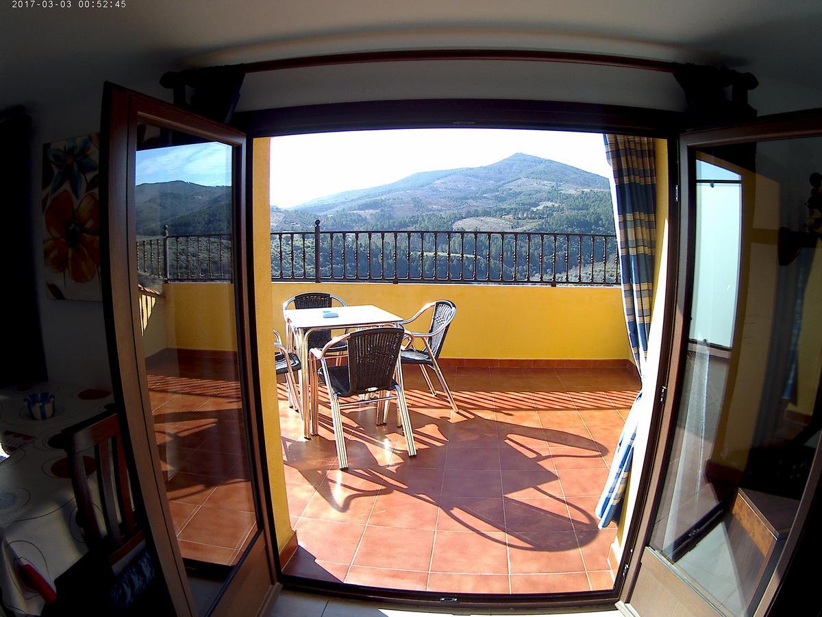 Apartamentos Turisticos Mirayuste 구아달루페 외부 사진