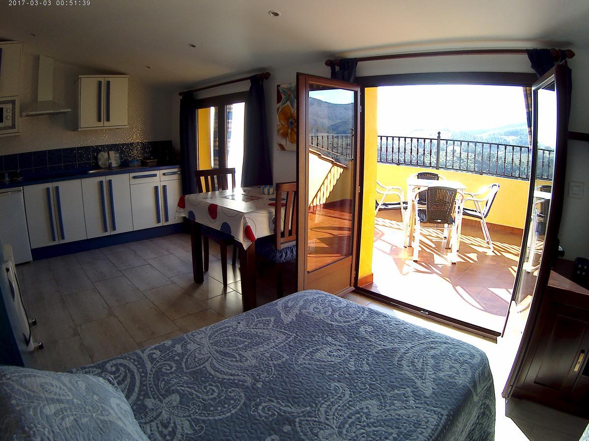 Apartamentos Turisticos Mirayuste 구아달루페 외부 사진
